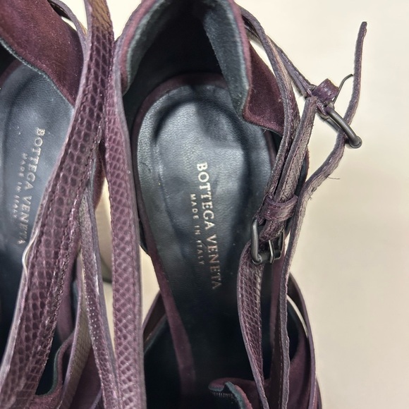 Bottega Veneta Women's Purple Strappy Sandals - Picture 8 of 8